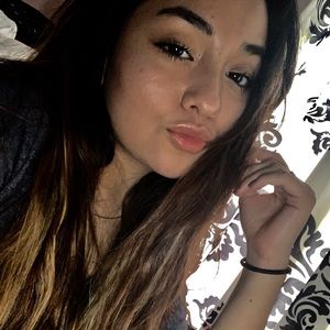 Meet your Posher, Analissa